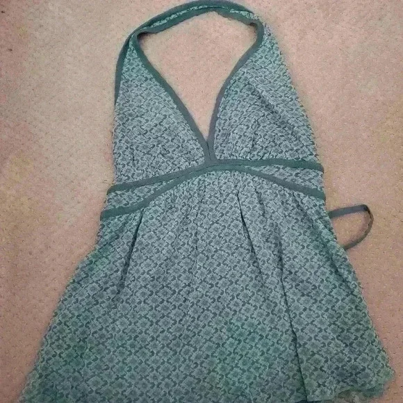 🌻NEW YORK AND COMPANY HALTER TOP​ - Picture 4 of 5